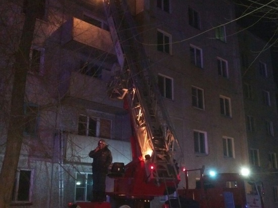 В Хакасии на пожаре в общежитии погиб двухлетний малыш, один ребенок спасен