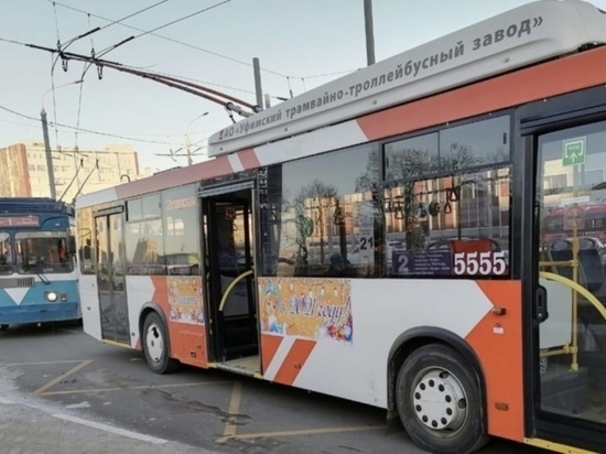 В Иванове вышли на маршруты «новогодние» троллейбусы