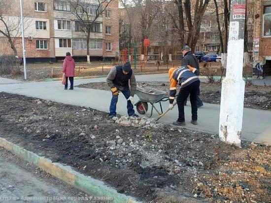 На Севастопольской аллее в Рязани убрали строительный мусор