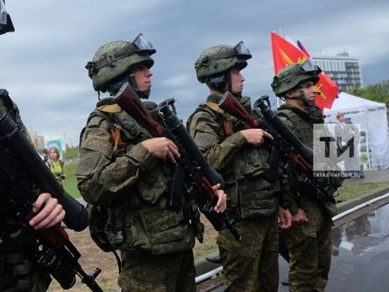 В 2020 году служить по контракту ушли 600 татарстанцев