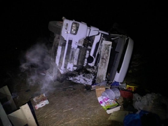 В Калмыкии в лобовом столкновении автомашин погиб водитель