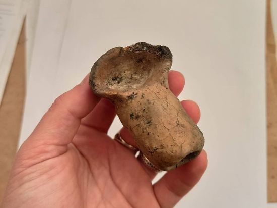 Древний инструмент литейщика обнаружили псковские археологи