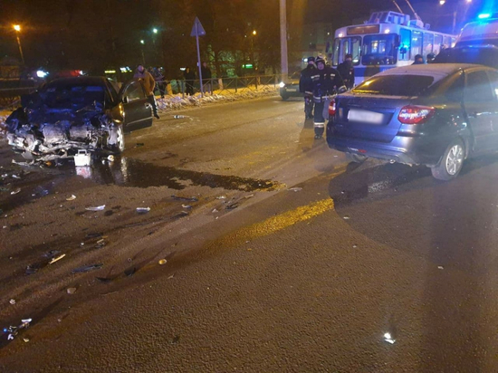 В Новочебоксарске пьяный водитель устроил лобовое ДТП с пострадавшими