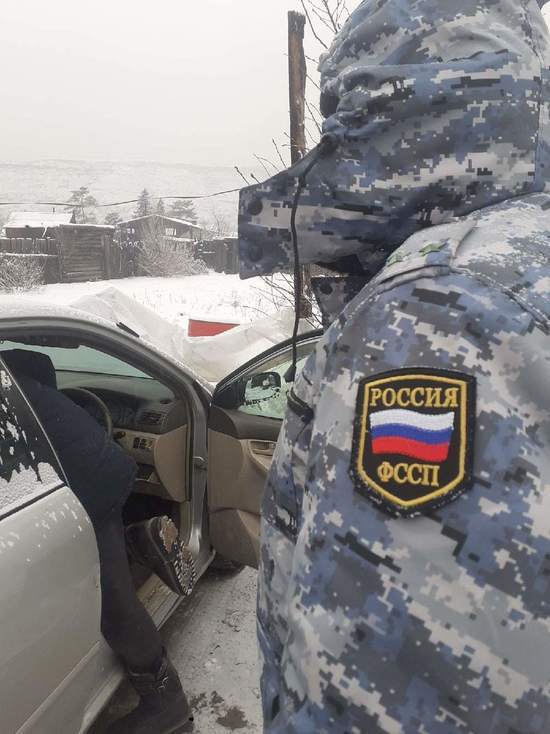 В пользу детей у жителя Тувы арестовали автомобиль