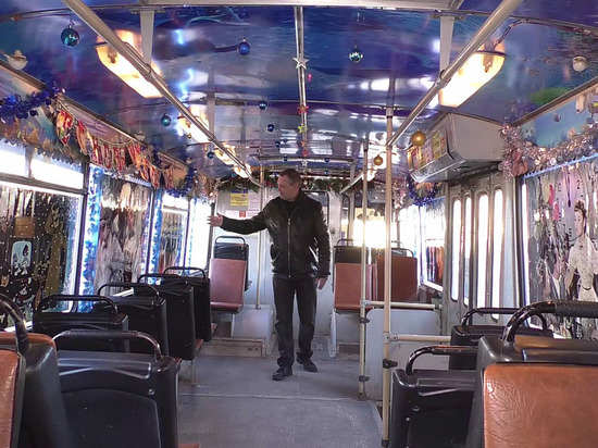 В Кирове водитель троллейбуса создал новогоднюю атмосферу в салоне