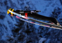 Чемпионат мира по полетам на лыжах должен был пройти в марте. Но состоялся из-за ковида только сейчас