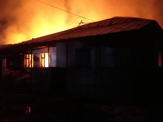 Ночью в Струнино горел многоквартирный жилой дом