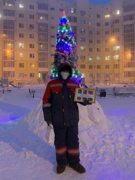 В Якутии жители дома подарили дворнику в знак благодарности телевизор
