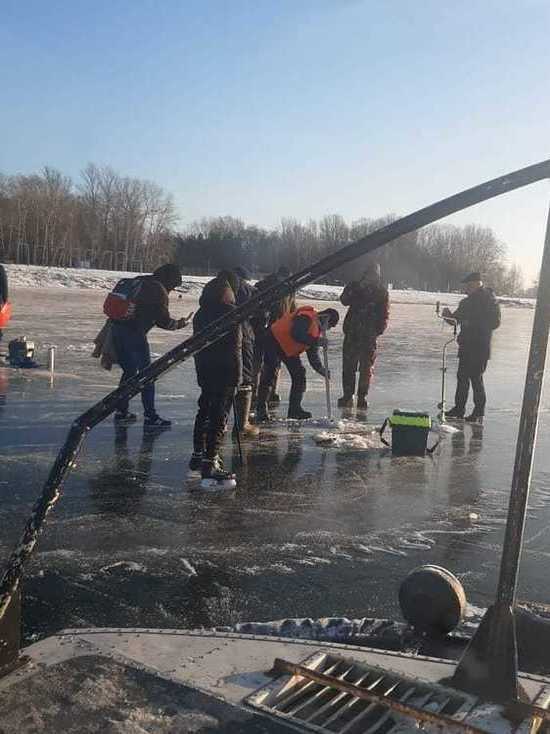 В Ярославле проверили толщину льда
