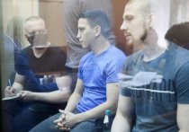 На процессе над сотрудниками полиции, обвиняемыми в подбросе наркотиков журналисту Ивану Голунову, один из адвокатов попросил отстранить его от дела