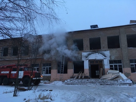 В Рыбинске пожарные потушили закрытую школу