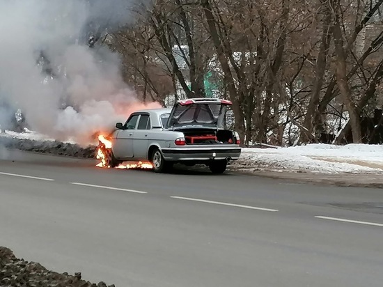 В Костроме на улице Северной Правды сгорела «Волга»
