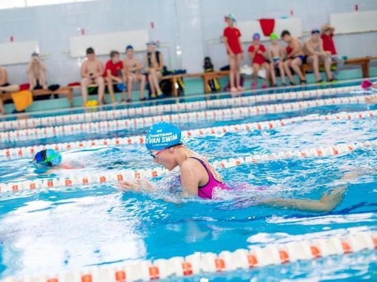 Новогодний турнир по плаванию прошёл в Серпухове