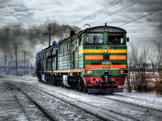 В Брянской области 13 декабря под поездами погибли два человека