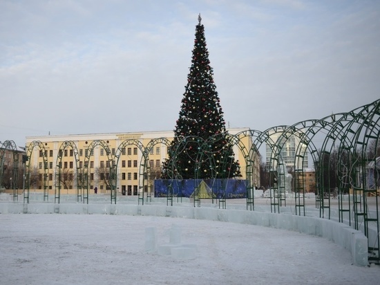 В Кирове главную площадь города пообещали украсить к 25 декабря