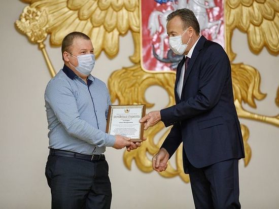 Депутаты облдумы наградили Почетными грамотами аграриев Воронежской области