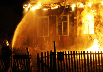 Пожарные обнаружили труп мужчины в доме, где произошло возгорание ночью 19 декабря в читинском поселке Песчанке