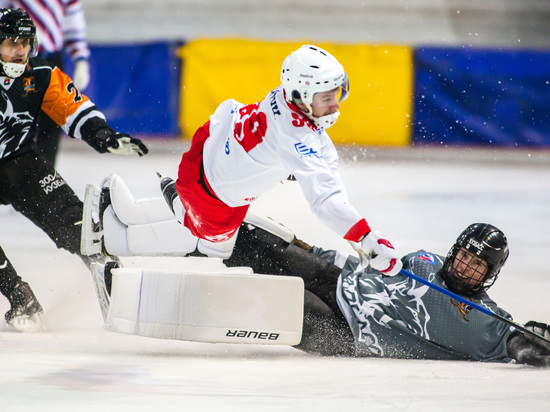 Хоккейный “Кузбасс” впервые за семь матчей одержал победу