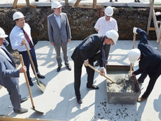 Мэрия Екатеринбурга продолжит тратить деньги на заброшенную стройку общежития для бюджетников