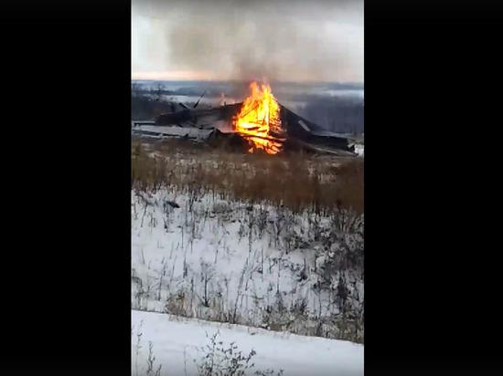 «Выжигать все»: в Нижегородской области священники сожгли старинный православный храм