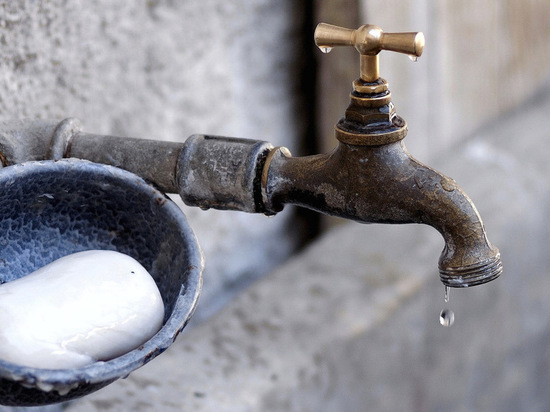 Жители Каспийска три недели без воды