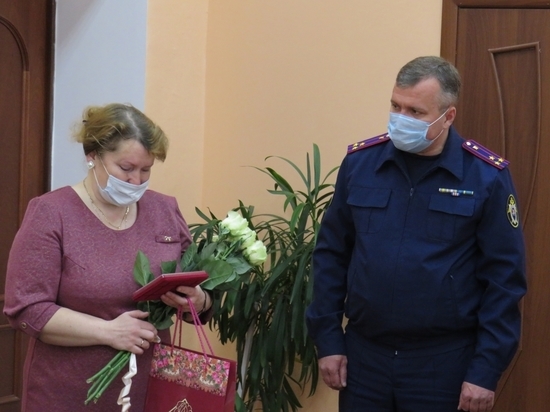 Школьницу Кристину Кузенкову, спасшую подростка, наградили посмертно в Смоленске