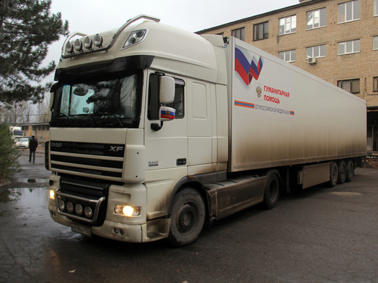 В Донецке идет разгрузка 101-го гуманитарного конвоя из России