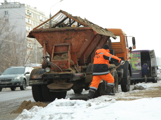  Около 750 единиц спецтехники работают на дорогах Нижнего Новгорода