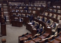 Парламент Молдавии принял сразу целый ряд важных решений, которые могут свидетельствовать как о «развороте» законодательного органа страны в сторону беднейших слоев населения, так и о готовности учитывать пожелания «московских друзей»