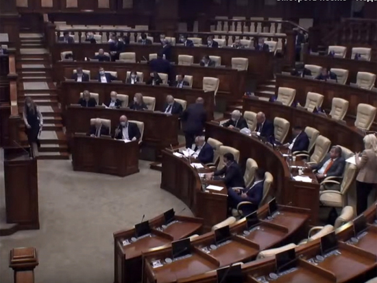 О пенсионерах и русском языке вспомнили накануне переизбрания законодательного органа