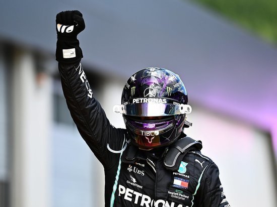 Хэмилтон признан лучшим гонщиком "Формулы-1" в 2020 году