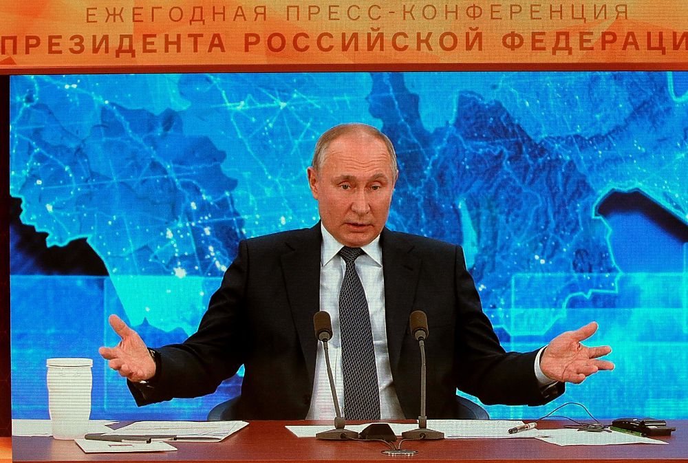 Эмоции Путина на пресс-конференции: гигантский президент