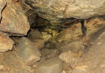 По некоторым данным, группа из 10 человек, отправившаяся на экскурсию в пещеры Сьяны в Подмосковье в районе Домодедово, пропала