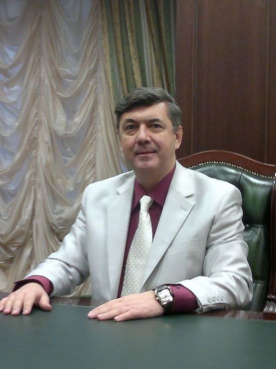 Основателя старейшего частного вуза Екатеринбурга требуют признать банкротом