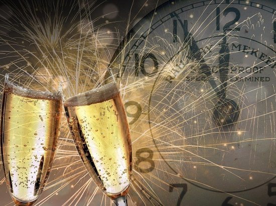 Псковский общепит в Новый год закроется в 21.00, а корпоративы под запретом