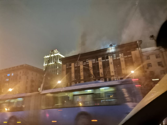 Пожар в здании Мосгоргеотреста в Москве потушили