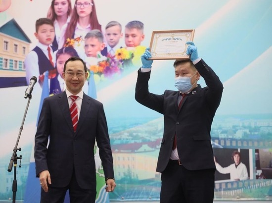 В Якутии открыли новое здание Томпонской многопрофильной гимназии имени Вячеслава Штырова