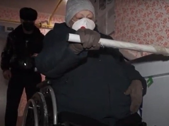 «Единая Россия» поставила подъемник инвалиду из Нового Уренгоя