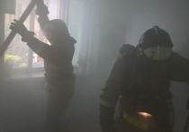 Нетрезвых мужчину и женщину в полусознательном состоянии спасли из горящего дома по улице Поперечно-Горной в Петровске-Забайкальском