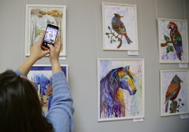 В Астрахани в рамках проекта по арт-терапии «Краски сердца» открылась выставка «Мой пушистый друг», в которой представлено более 100 картин художников из Астрахани и других городов