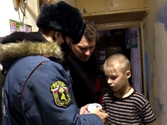 В Ивановской области одинокие отцы получили пожарные извещатели