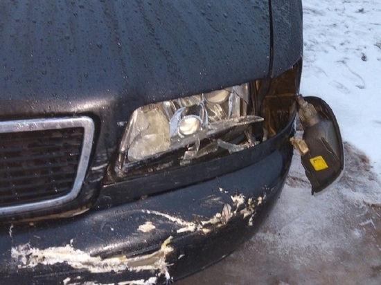 Виновник серьезной аварии с припаркованным автомобилем скрылся с места ДТП