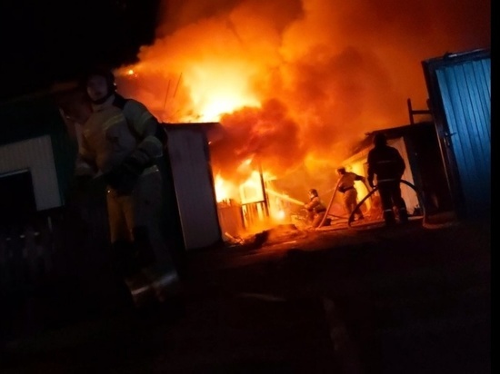 В Хакасии в выходные горели квартиры, дома, машины и трава в степи