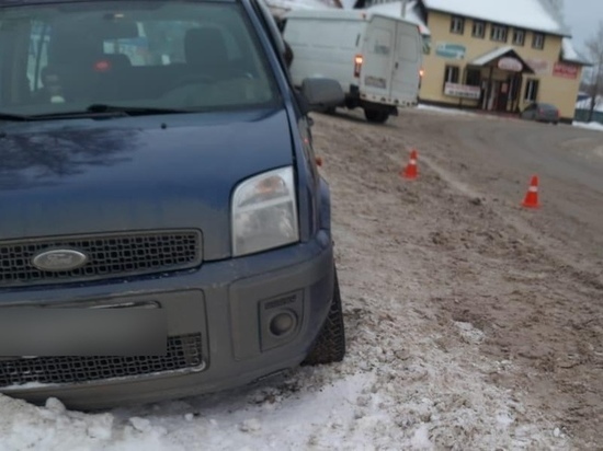 Авария с двумя иномарками едва не унесла жизни женщины и ребенка в Кузбассе