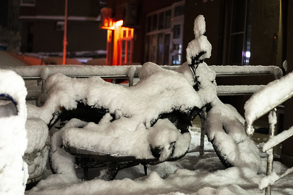 В Краснодаре впервые за много лет выпало 20 см снега