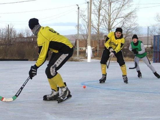 В Шира прошли новогодние соревнования по хоккею с мячом