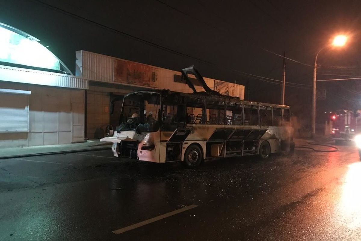 В Астрахани сгорел пассажирский автобус - МК Астрахань