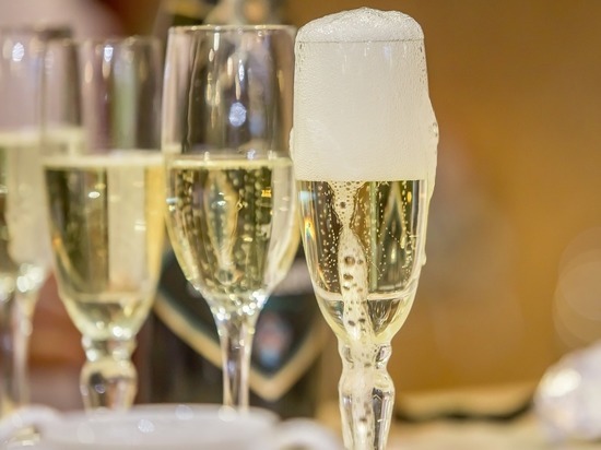 Главный нарколог России назвал лучшее спиртное на Новый год
