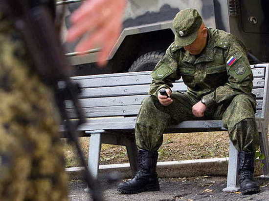 Двоих военных в Забайкалье арестовали за использование смартфонов