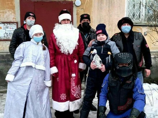 «Ночные волки» подарили детям в одном из районов Карелии праздник